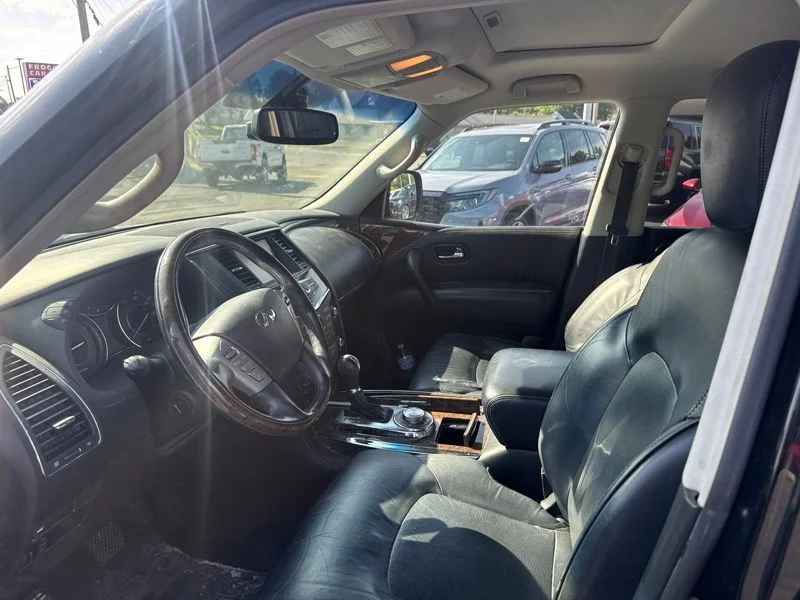 Used 2017 Black INFINITI Base image 12