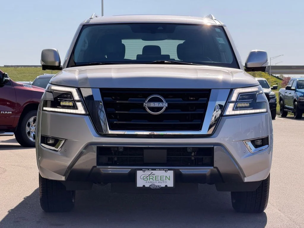 Used 2024 Silver Nissan SL image 6