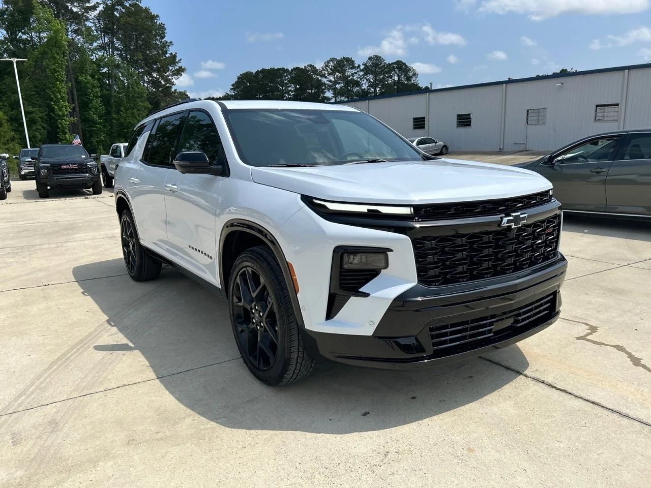 New 2026 Polar White Tricoat Chevrolet RS image 2