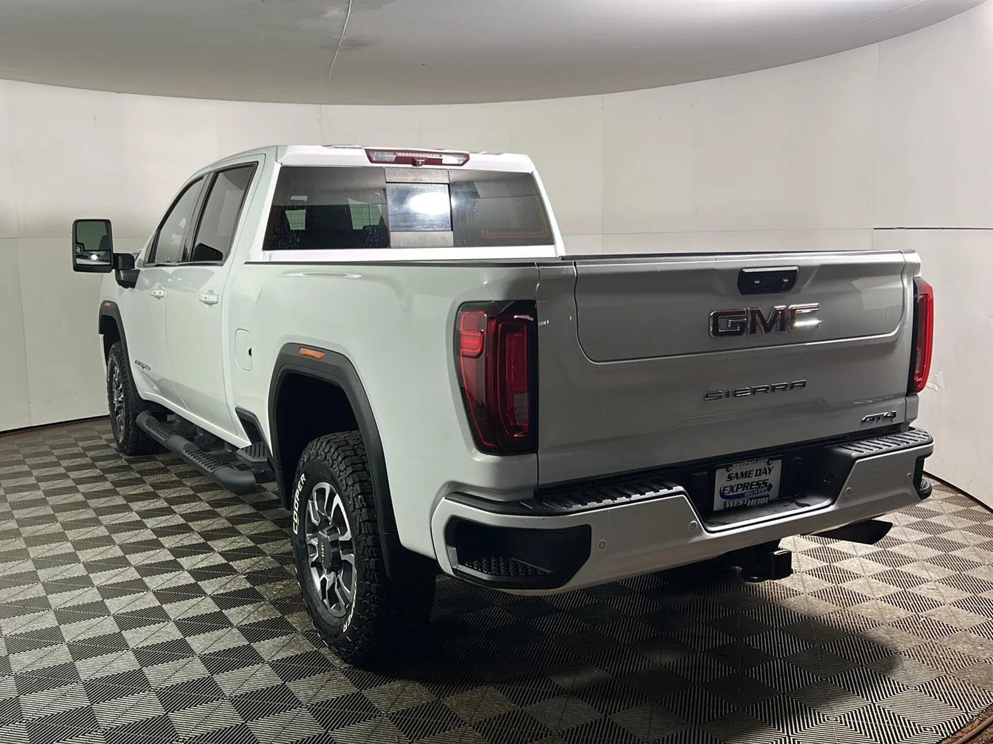 Used 2021 Summit White GMC AT4 image 11