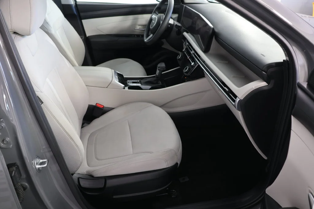 Used 2025 Gray Hyundai SEL image 22