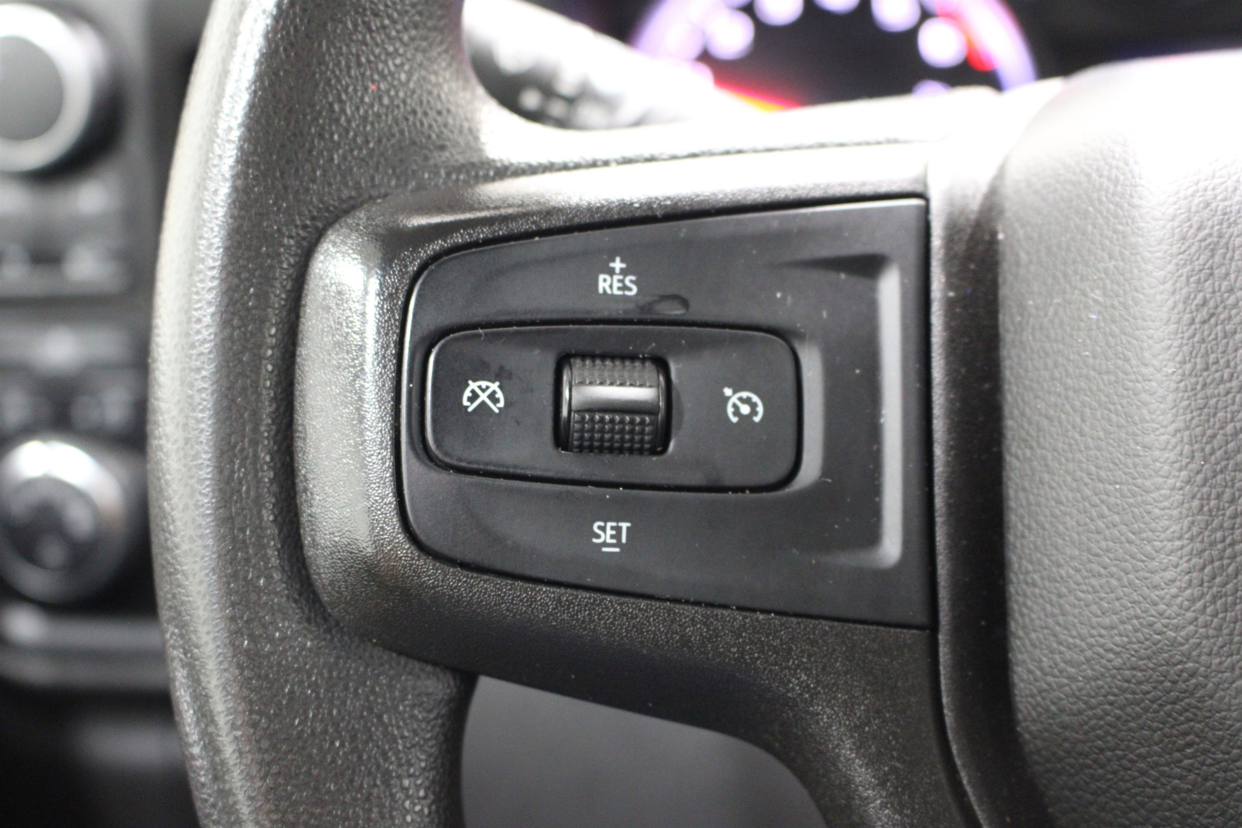 Used 2021 Silver Ice Metallic Chevrolet Custom image 12