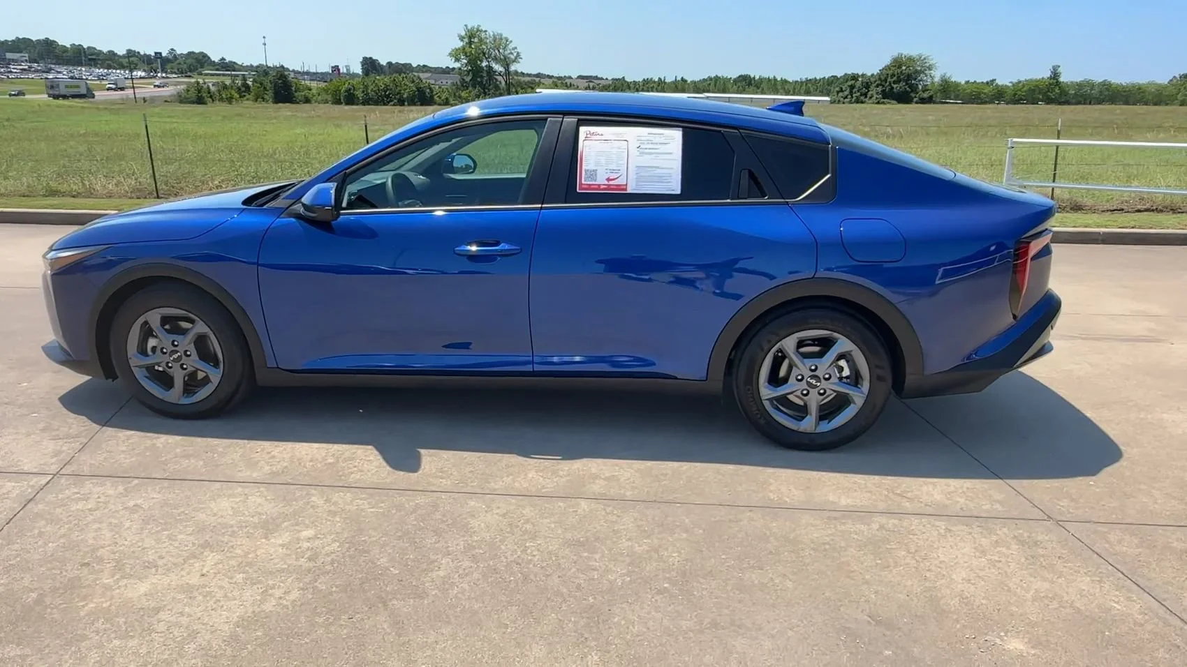 Used 2025 Deep Sea Blue Kia LXS image 6