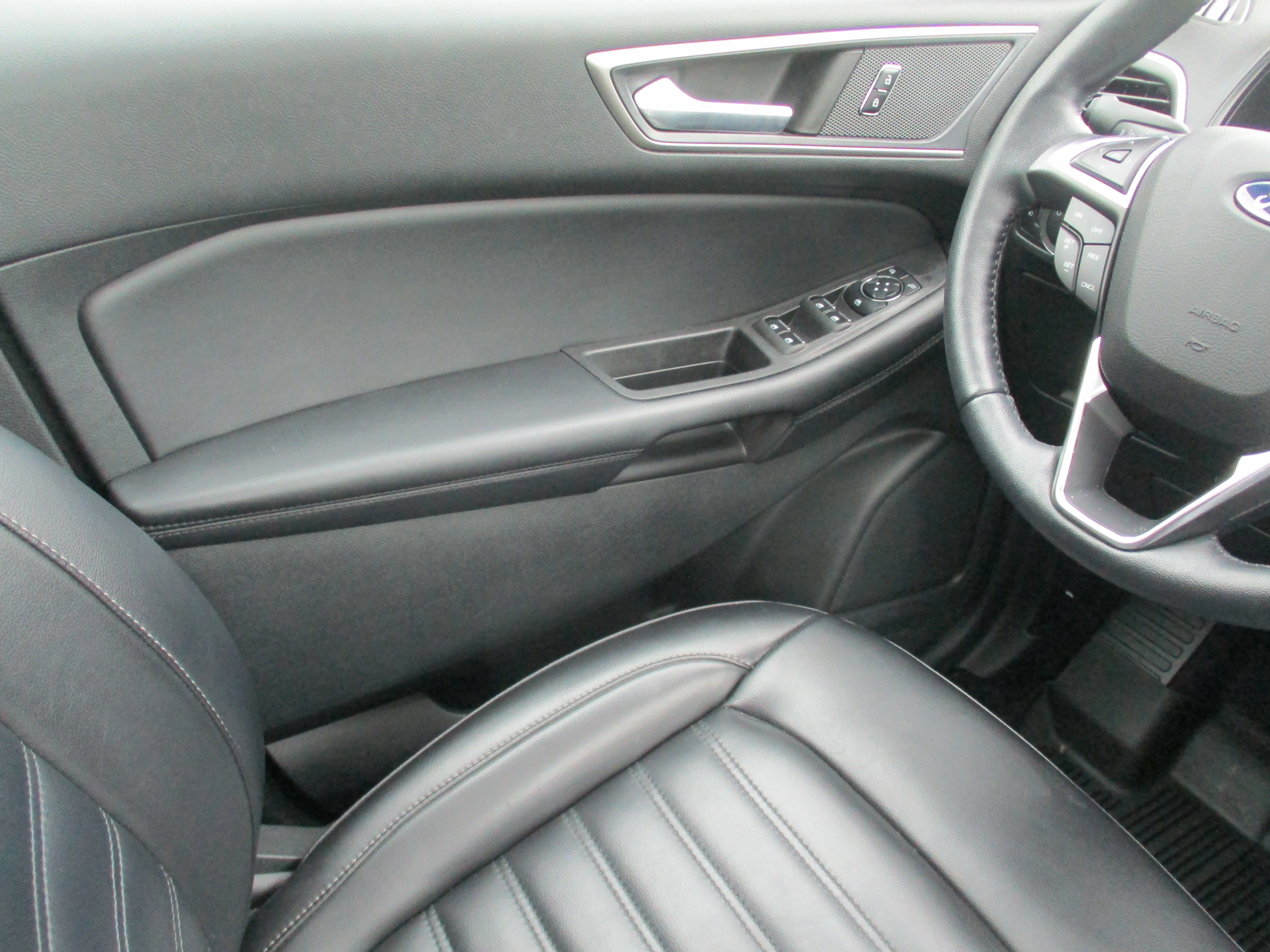 Used 2023 Agate Black Metallic Ford SEL image 21