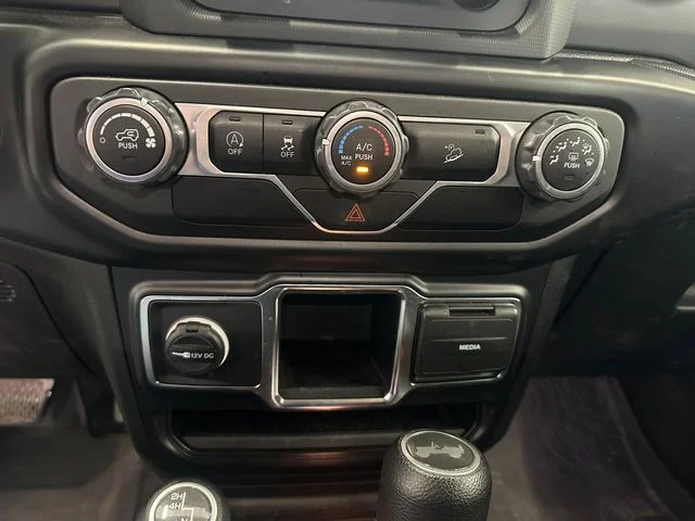 Used 2021 Green Jeep Unlimited Sport image 26