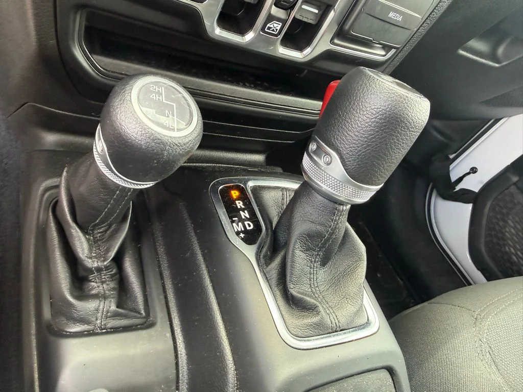 Used 2021 White Jeep Unlimited Sport Altitude image 22