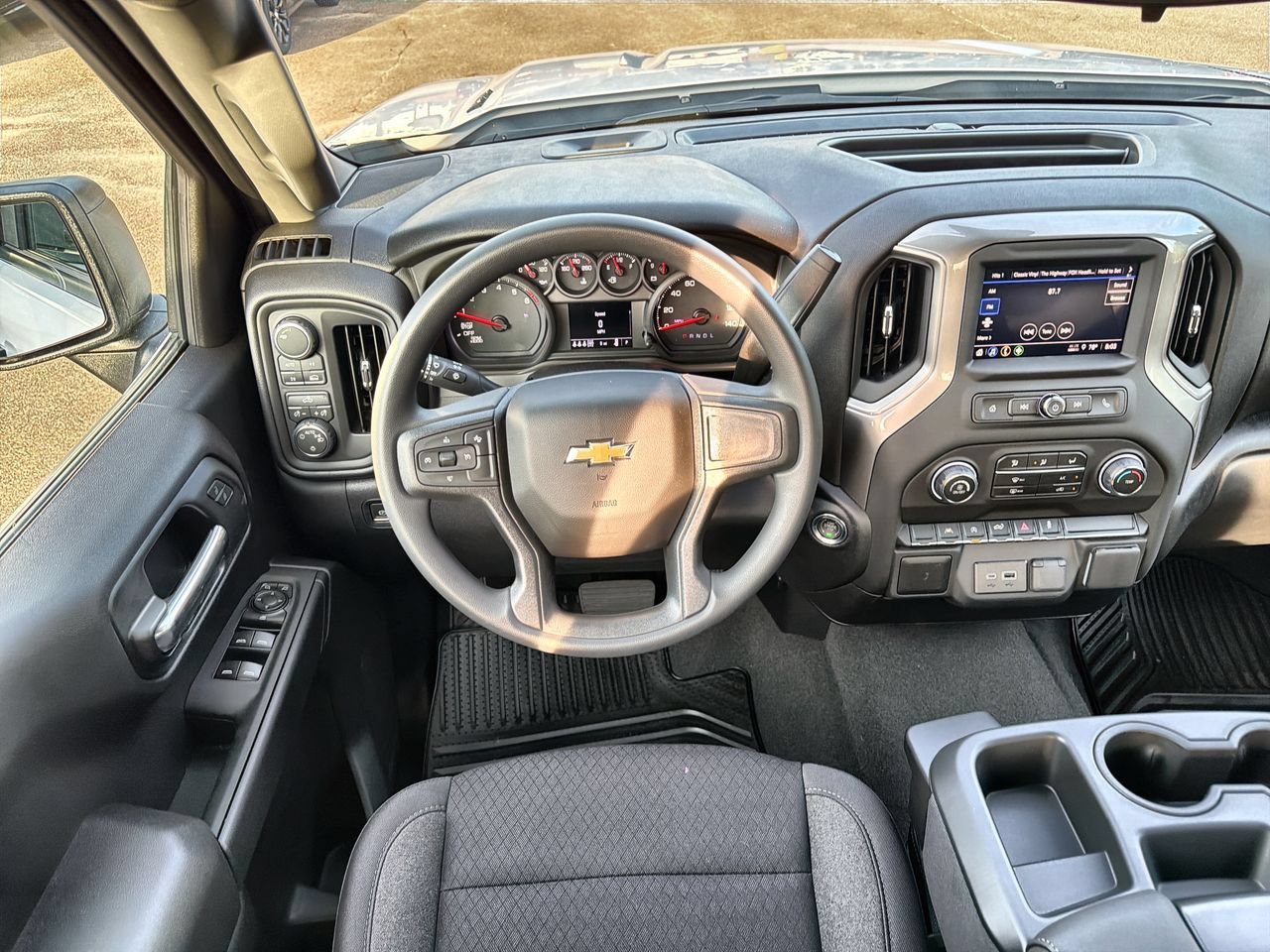 2026 Chevrolet Silverado 1500 Custom - Photo 10