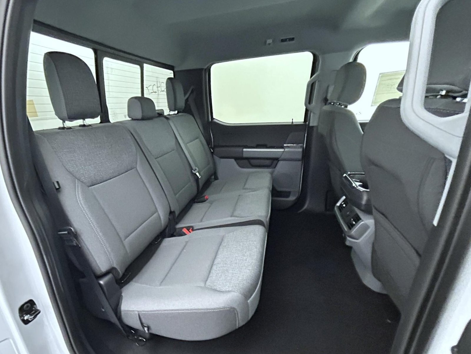 New 2026 Oxford White Ford XLT image 18