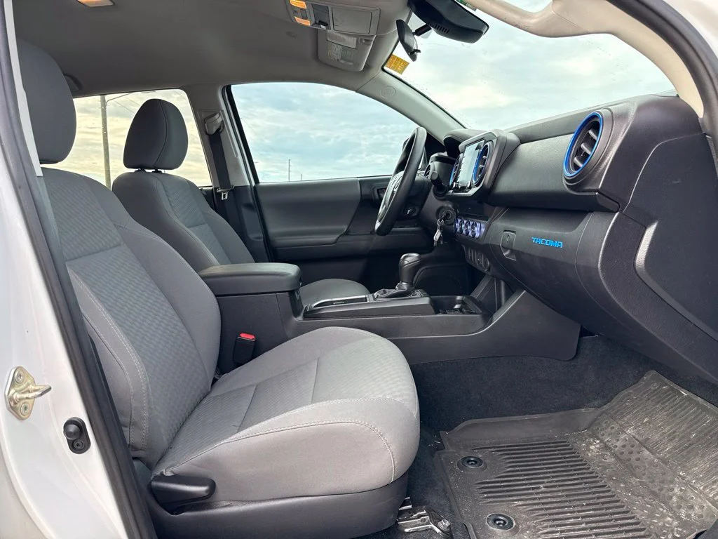 Used 2020 White Toyota SR image 10