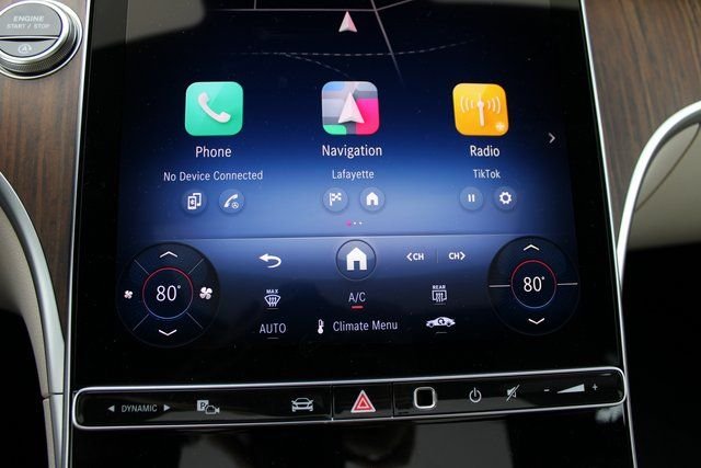 2025 Mercedes-Benz C-Class Sedan C 300 - Photo 25