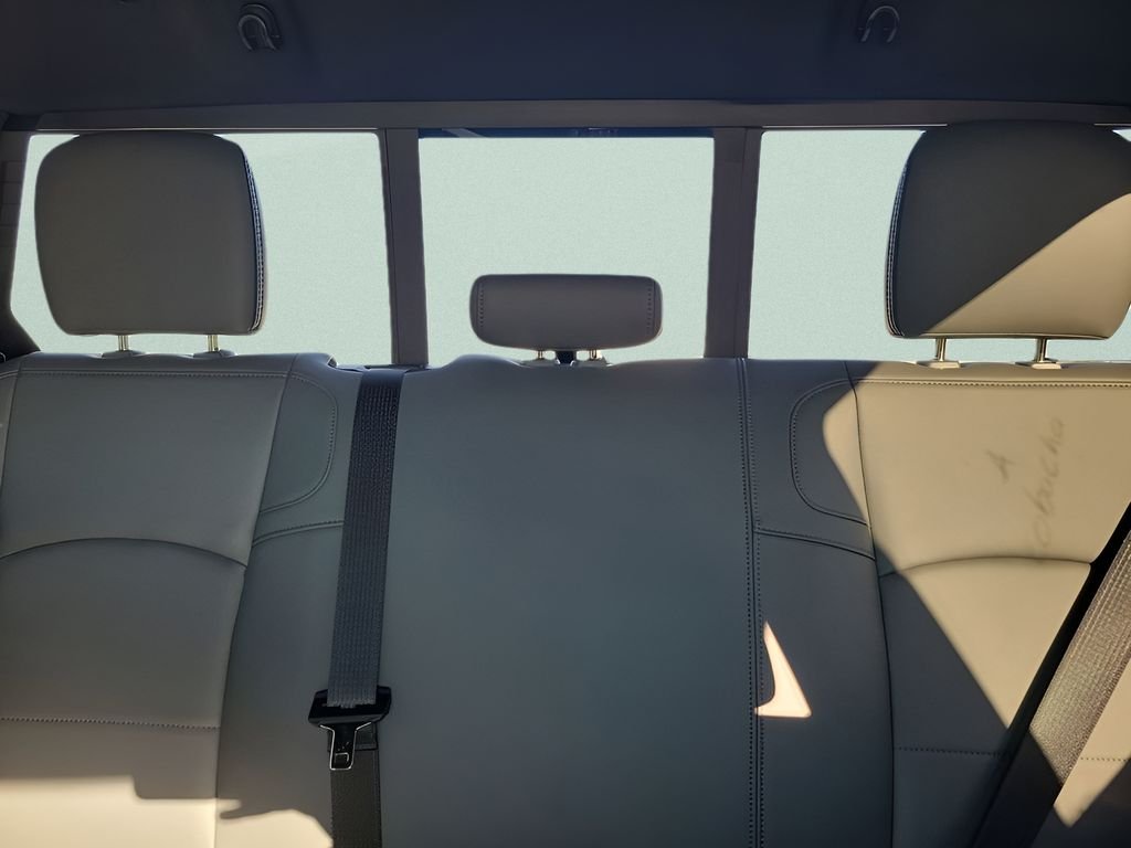 New 2026 Bright White Clear-Coat Exterior Paint RAM Tradesman image 13
