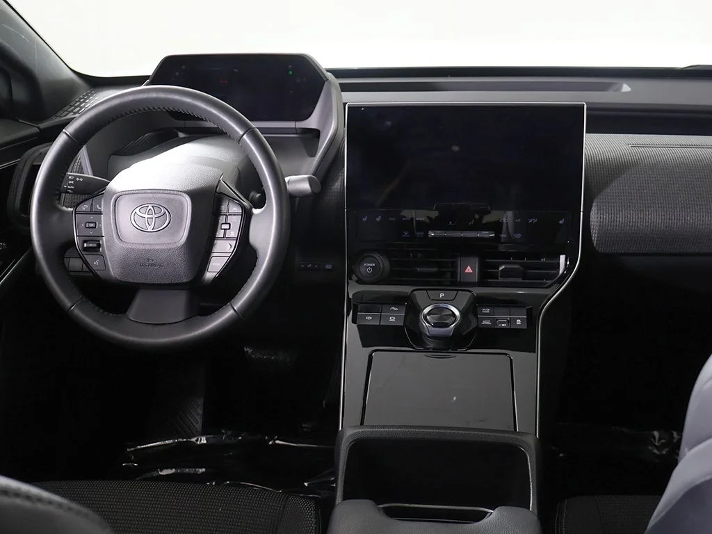 Used 2023 Silver Toyota XLE image 33