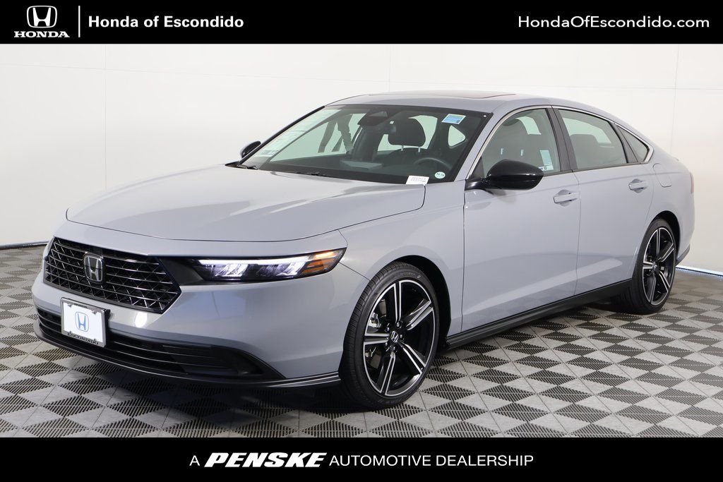 Used 2025 Urban Gray Pearl Honda Sport image 1