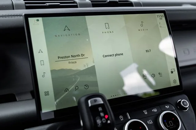 New 2026  Land Rover X-Dynamic SE image 34