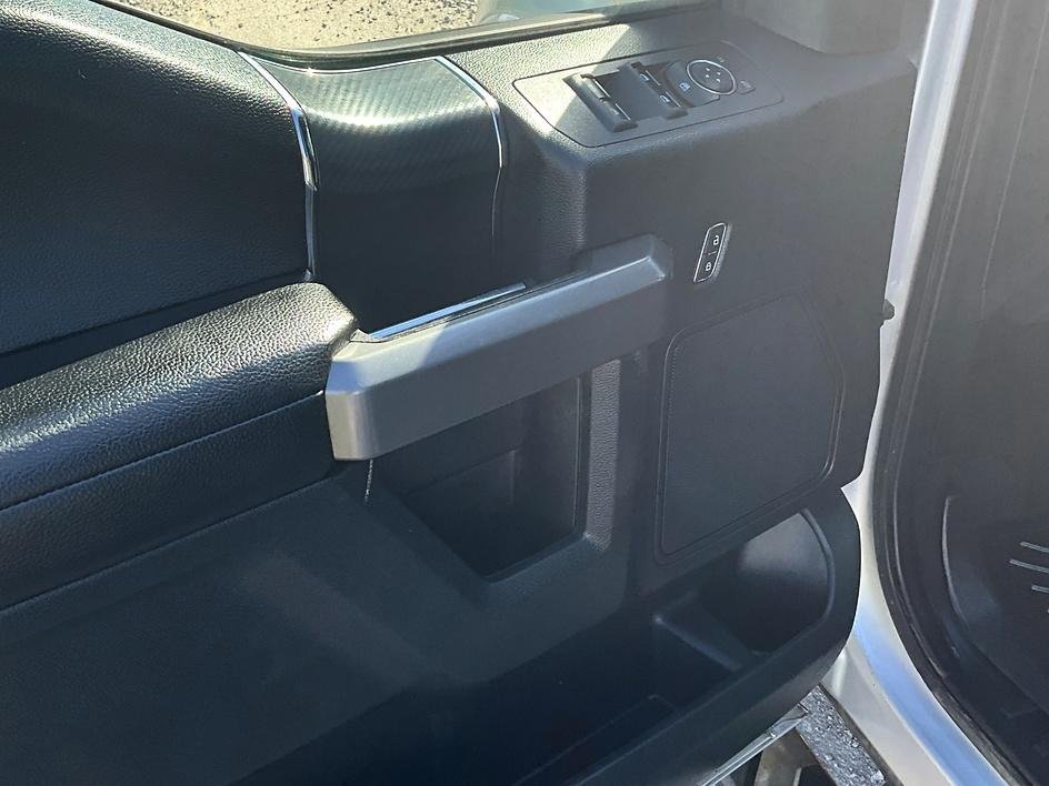 Used 2019 Silver Ford XLT image 17
