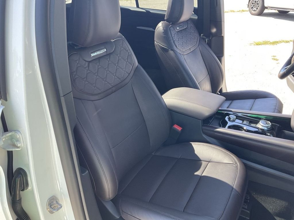 2026 Ford Explorer Platinum - Photo 26