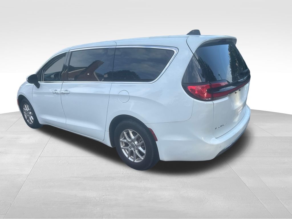Used 2023 White Chrysler Touring L image 15