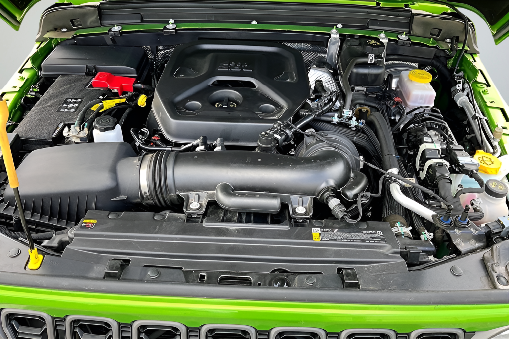 Used 2025 Green Jeep Sport image 28