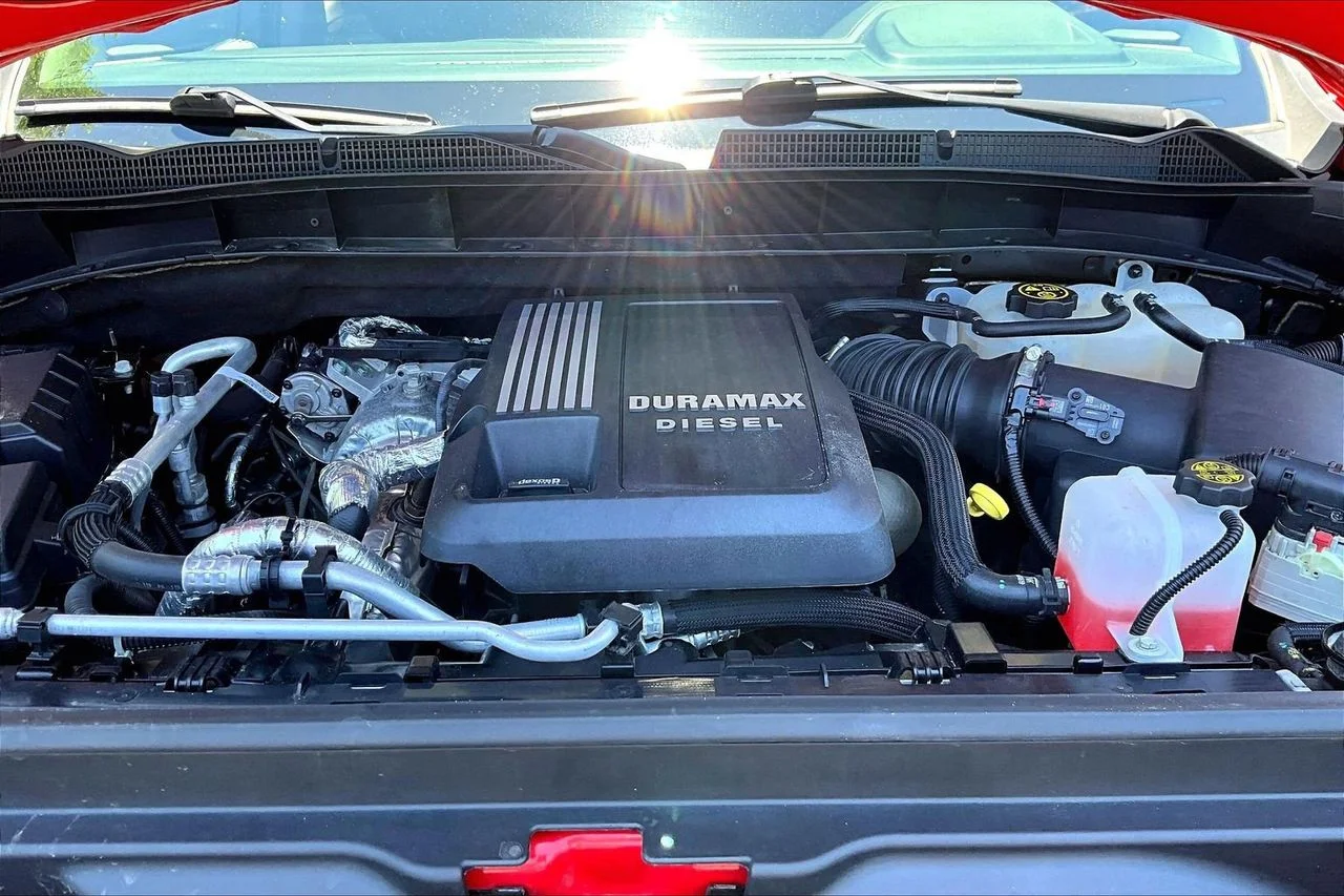 Used 2022 Red GMC Elevation image 36