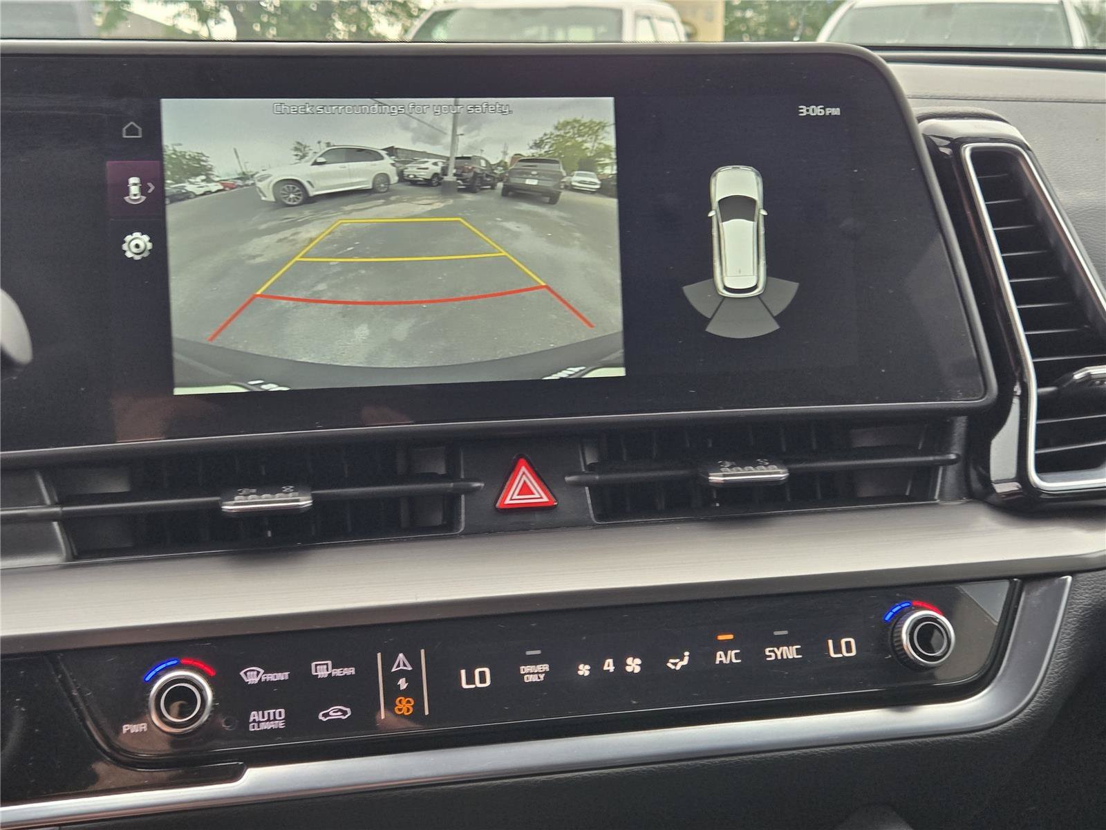 Used 2025 Snow White Pearl Kia EX image 28