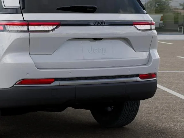 New 2026 Bright White Clear-Coat Exterior Paint Jeep Altitude image 39