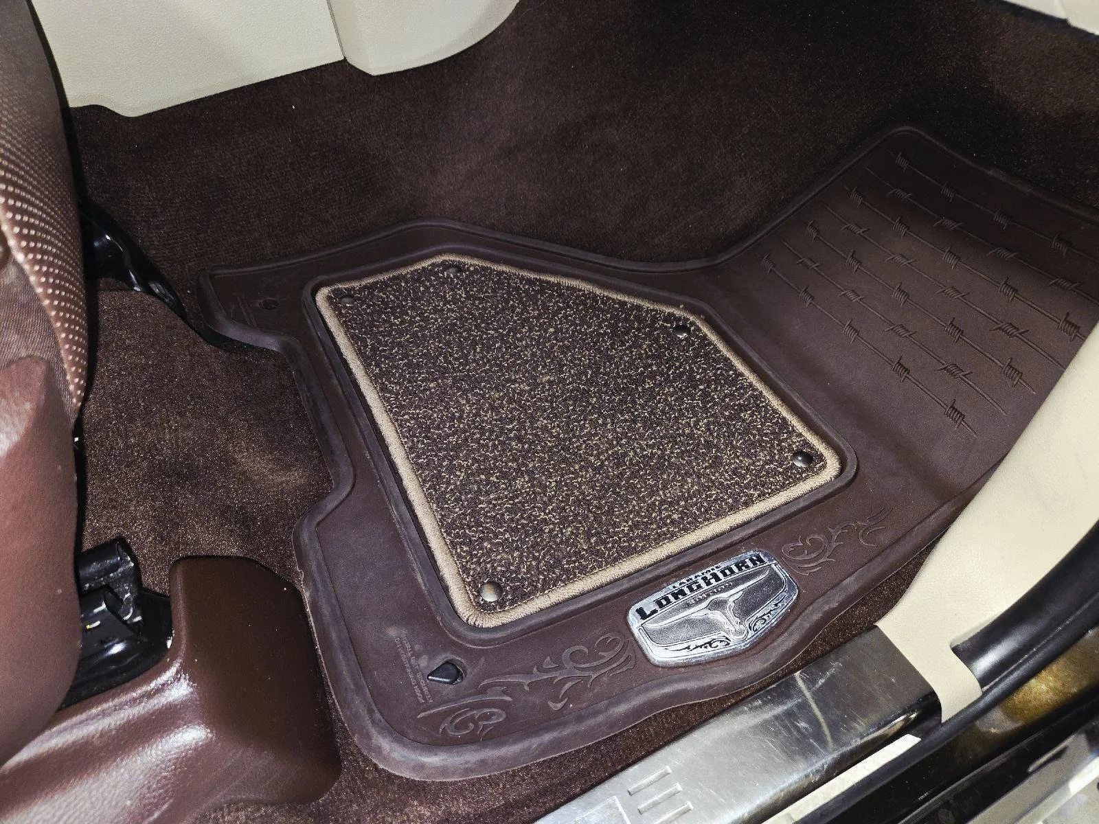 Used 2014 Black Gold Pearlcoat Ram Longhorn image 53