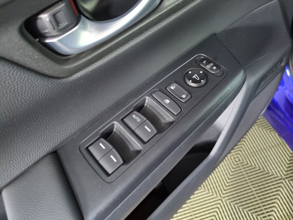Used 2023  Honda LX image 11