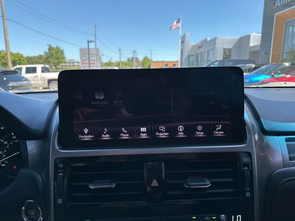 Used 2022 White Lexus 460 image 38