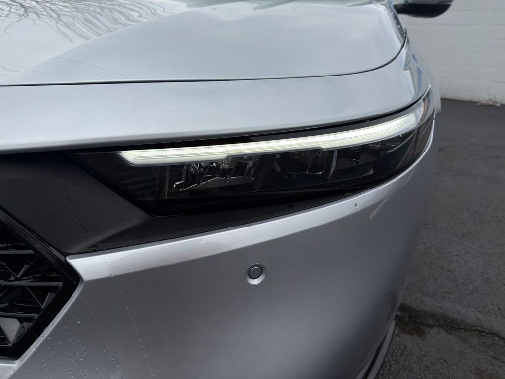 New 2026 Solar Silver Metallic Honda Touring image 9