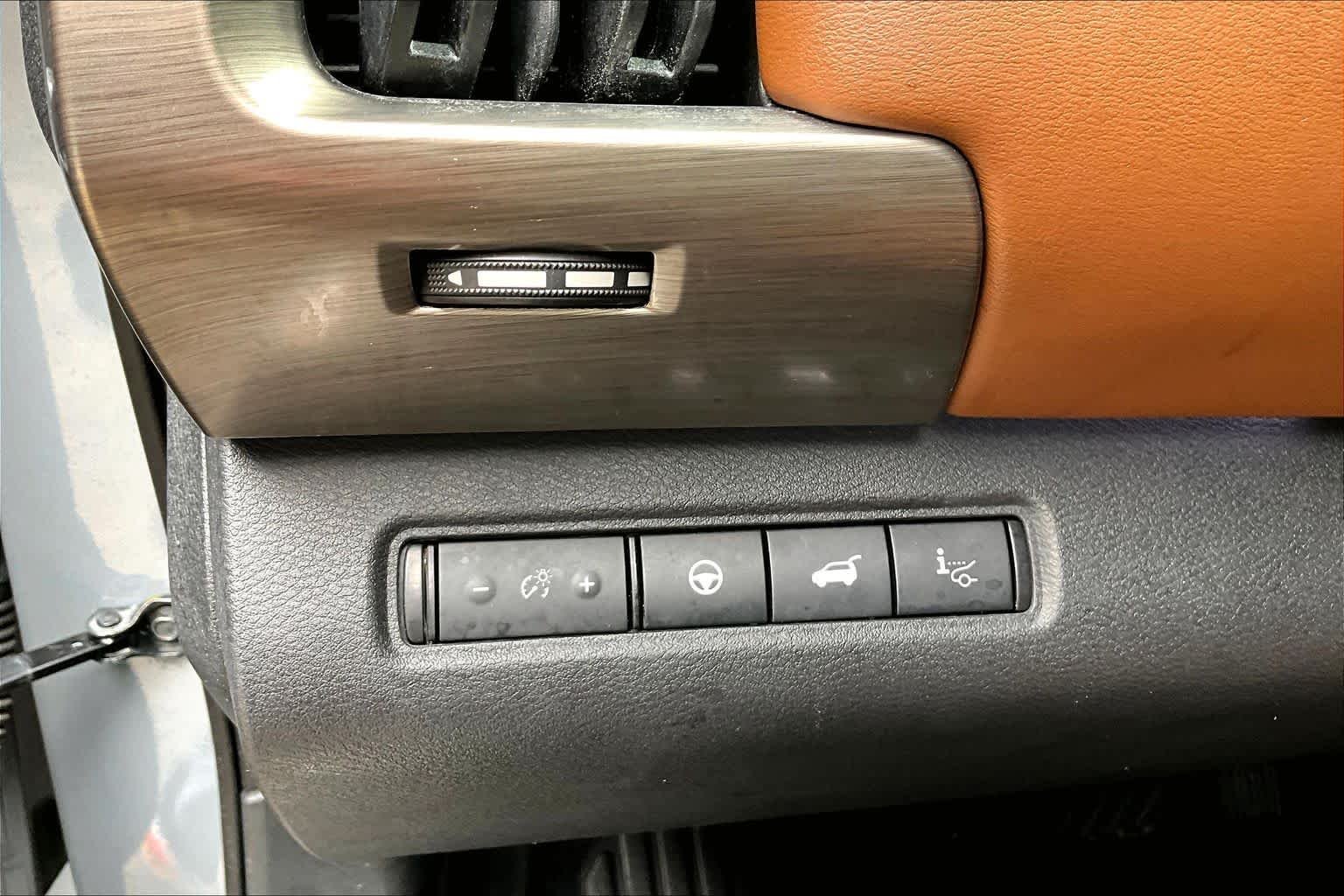 Used 2022 Boulder Gray Pearl Nissan Platinum image 36