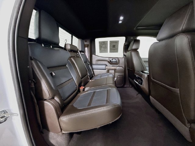 Used 2022 WHITE FROST TRICOAT GMC Denali image 31