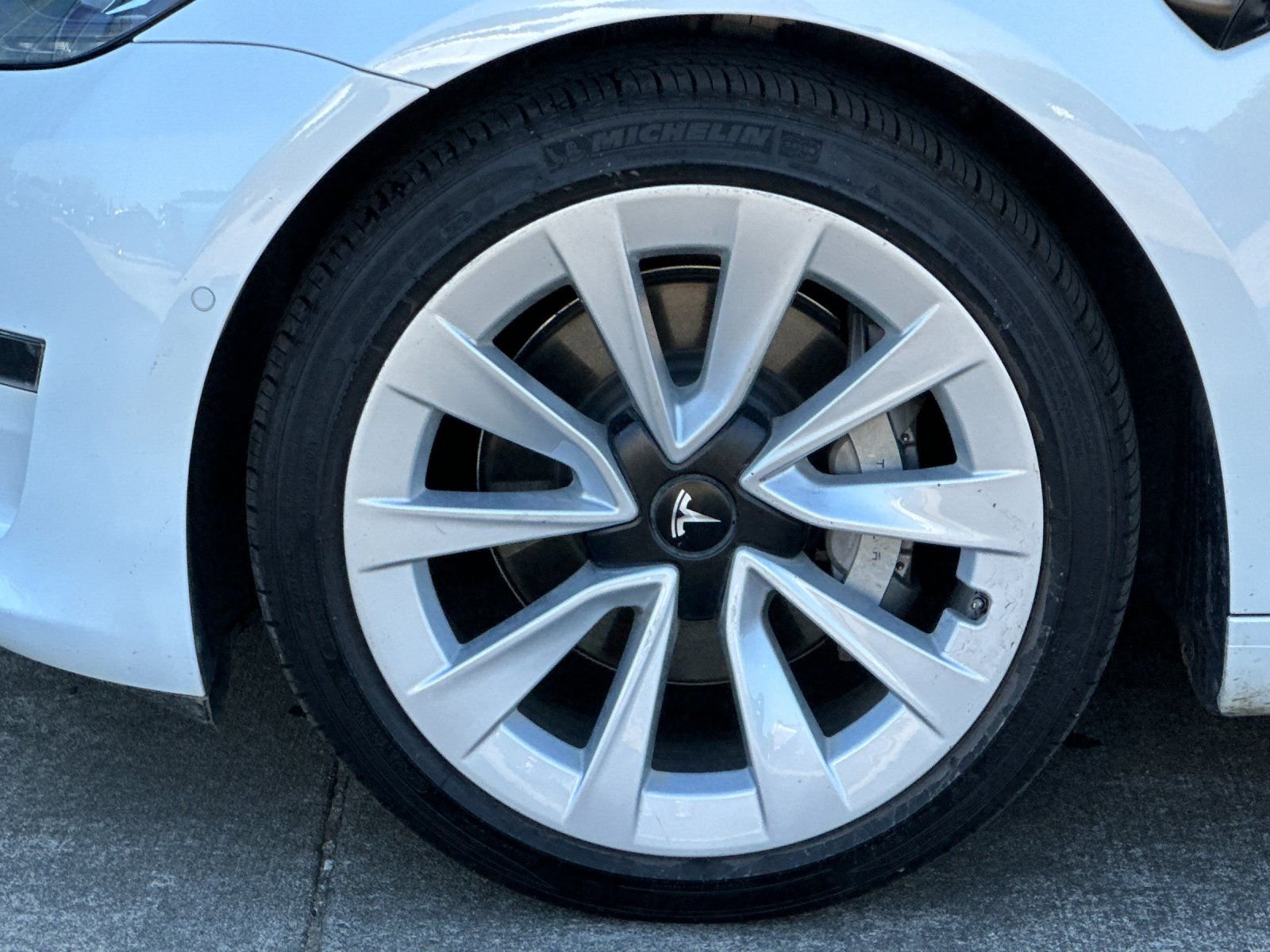 Used 2022 White Tesla Base image 22