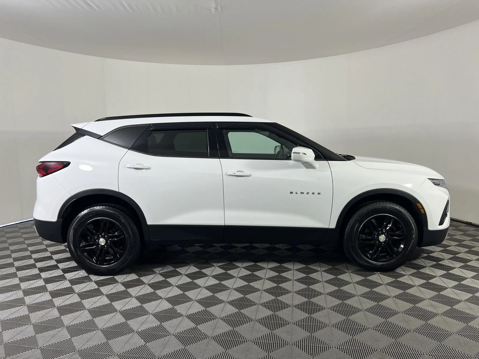 Used 2020 Summit White Chevrolet LT image 24