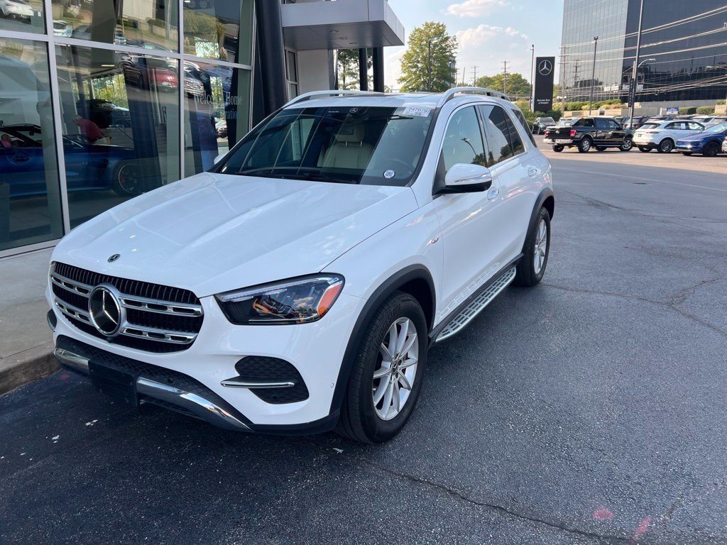 Certified Used 2025 White Mercedes-Benz GLE 450e image 1