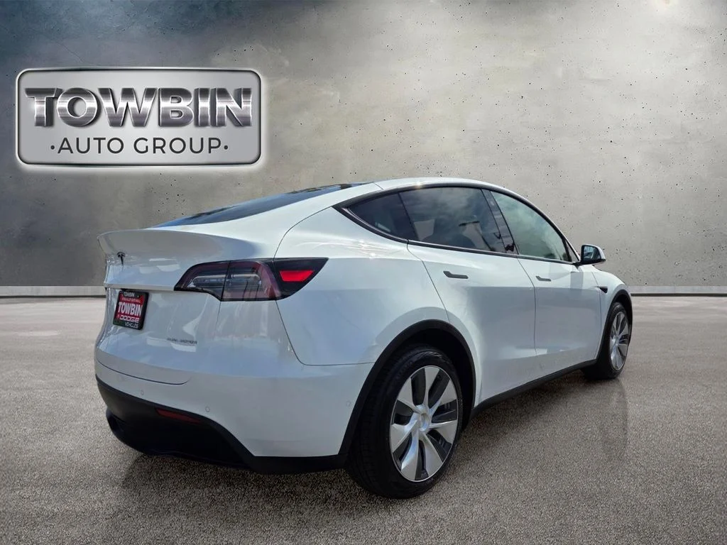 Used 2020  Tesla Long Range image 4