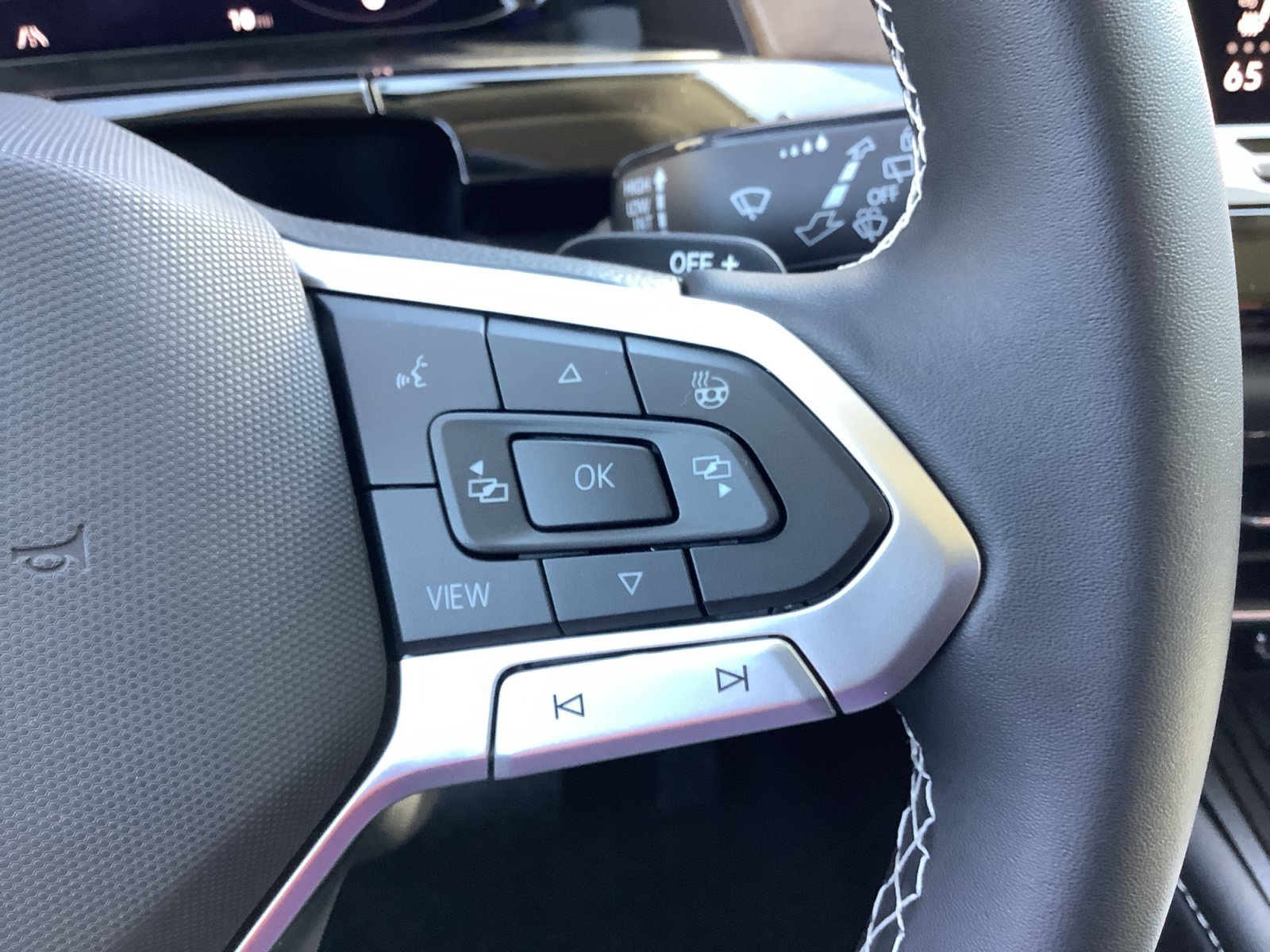 New 2026 Pure Gray Volkswagen 2.0T SE w/Technology image 25