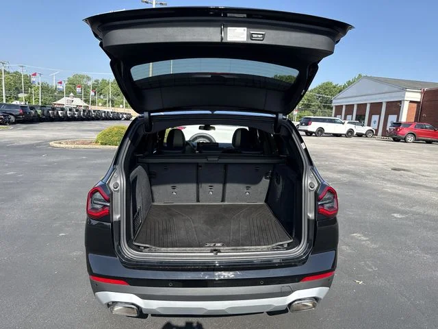 Used 2024 Black Sapphire Metallic BMW sDrive30i image 23