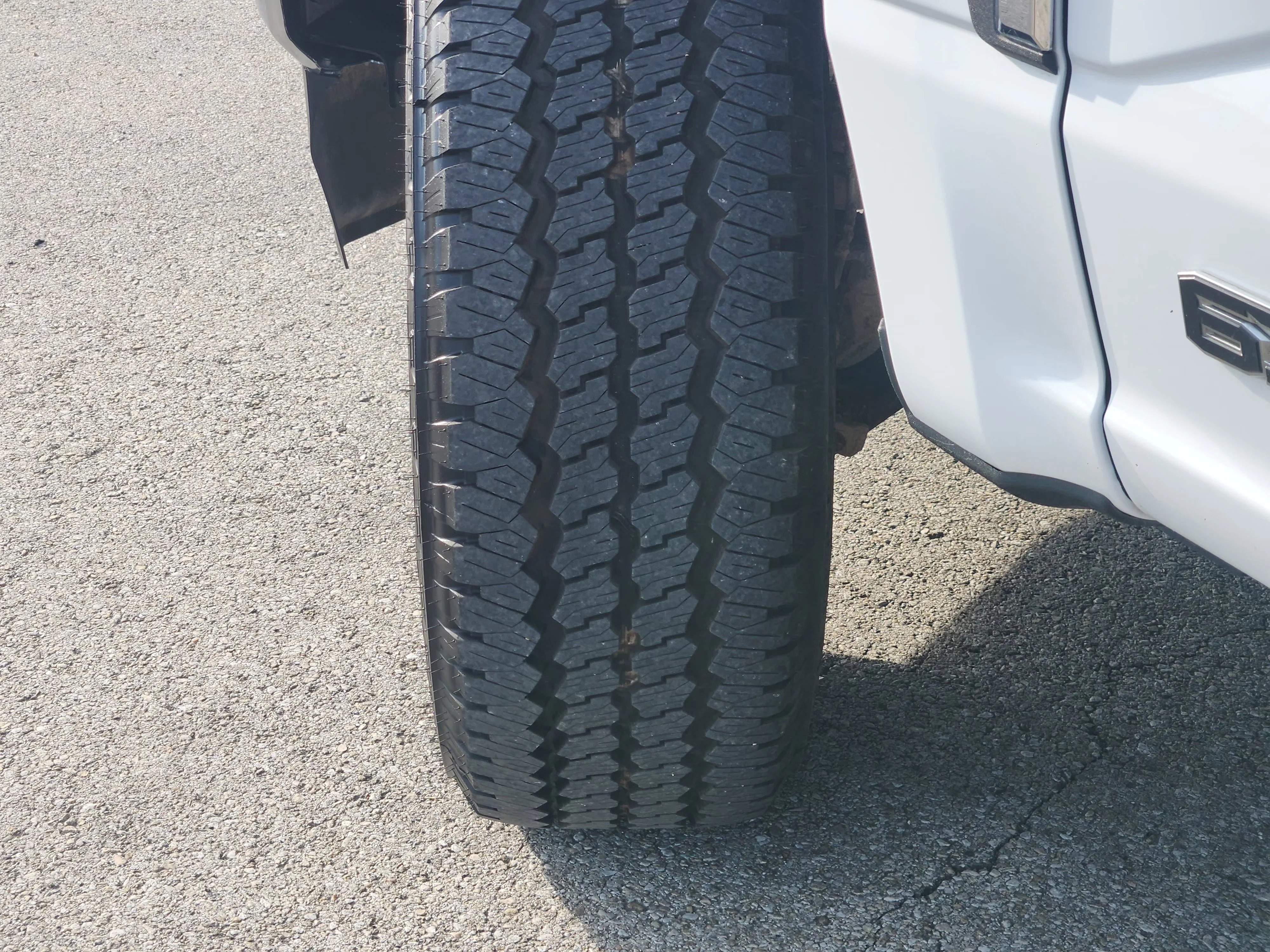Used 2024  Ford XL image 11
