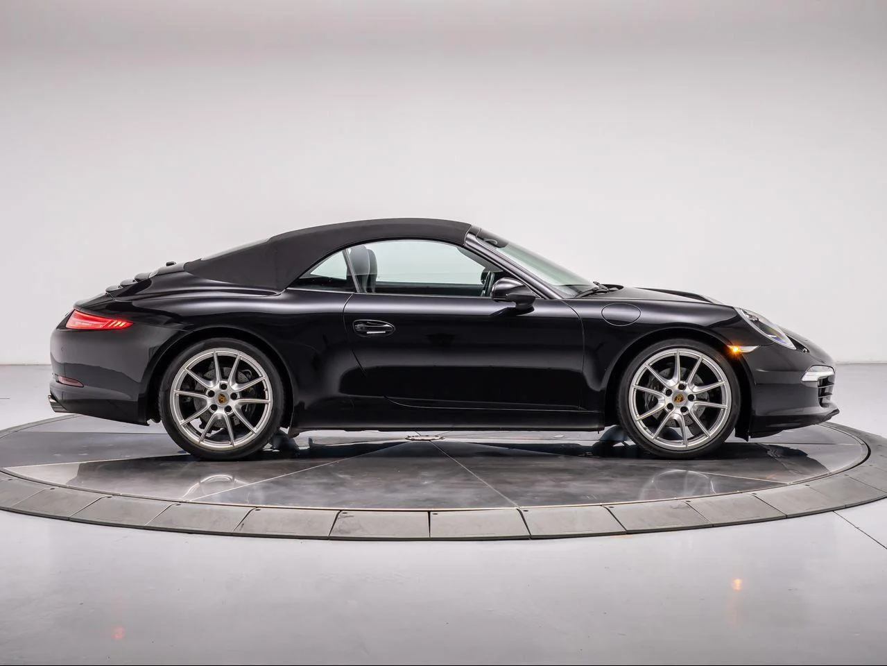 Used 2016 Black Porsche Carrera image 14