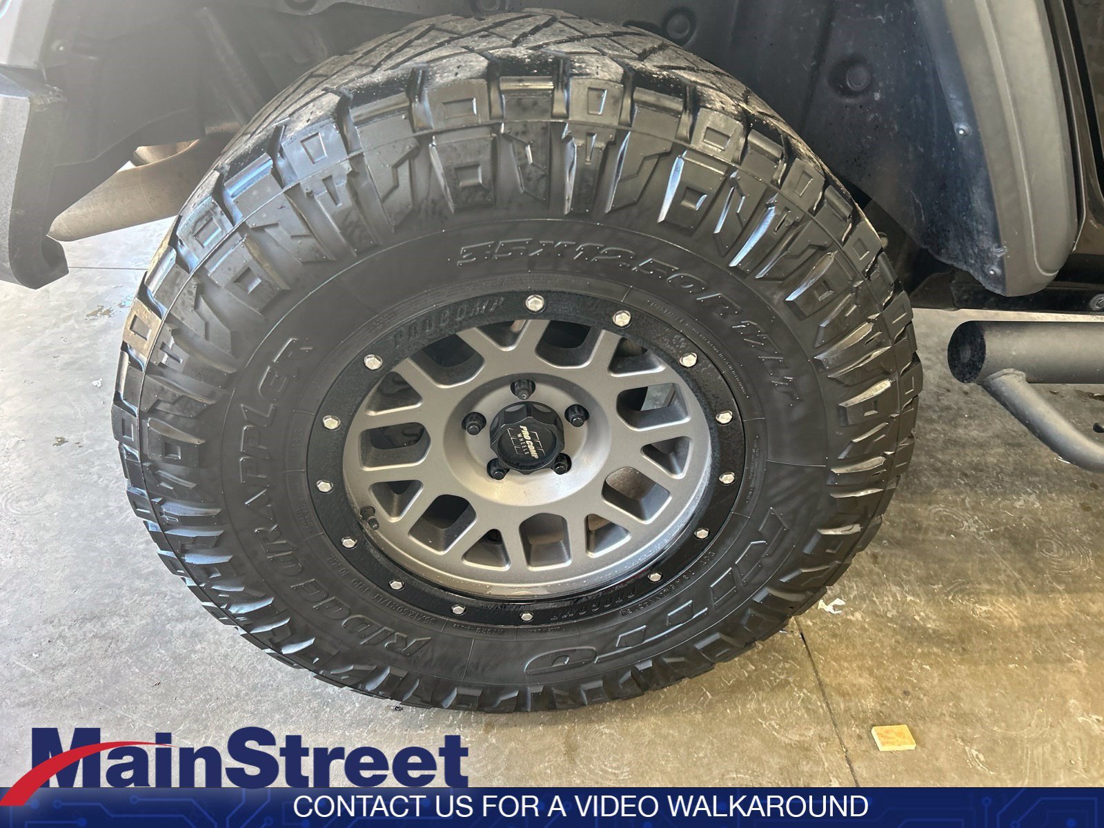 Used 2018 Black Clearcoat Jeep Sport S image 20