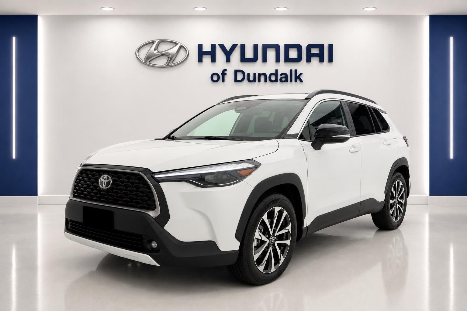 Used 2025 Beige Toyota XLE image 1