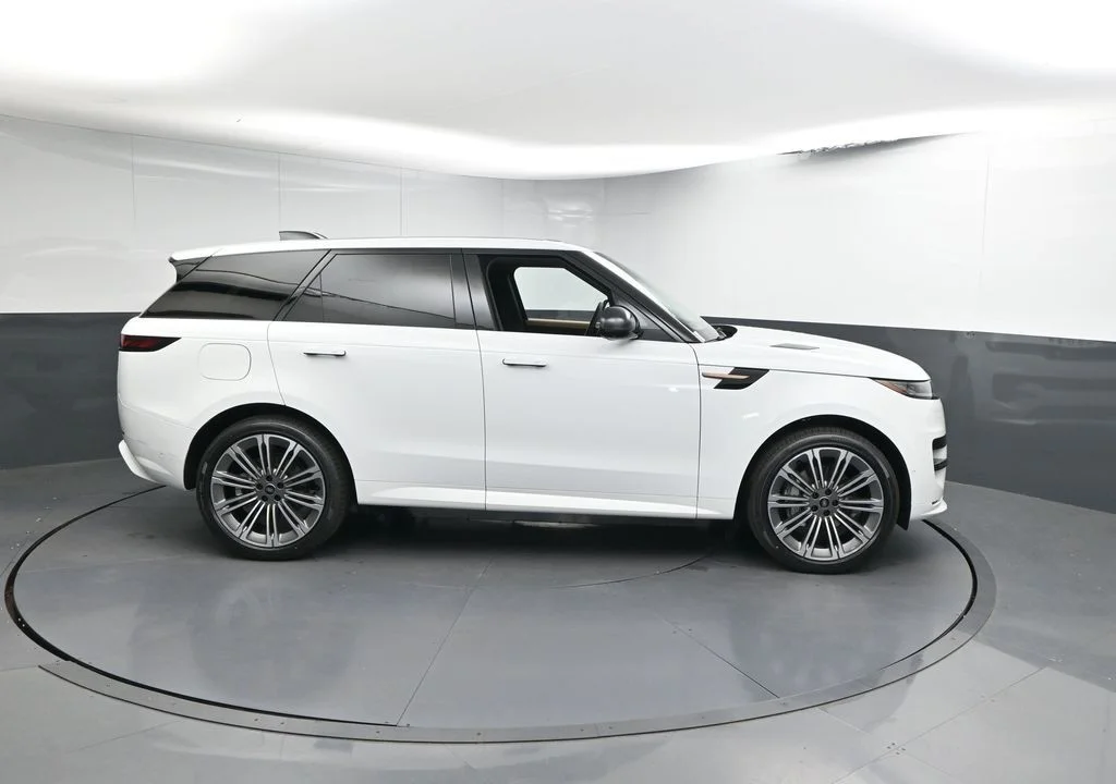 Certified Used 2025 White Land Rover Dynamic SE image 23