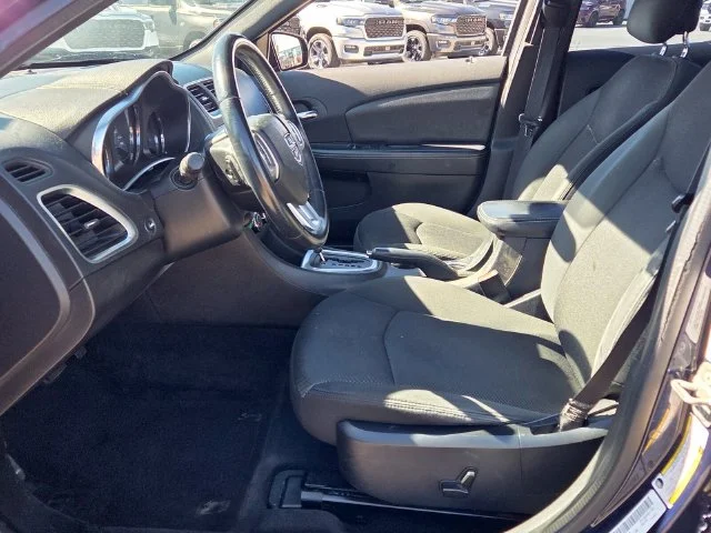 Used 2014 Blue Dodge SXT image 5