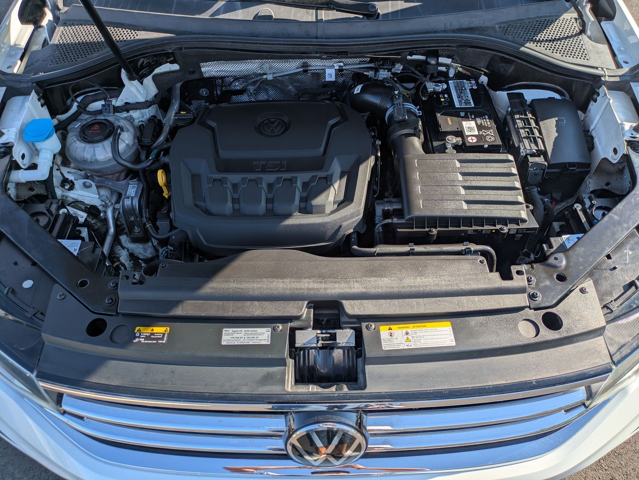 Certified Used 2023 Opal White Volkswagen SE image 34