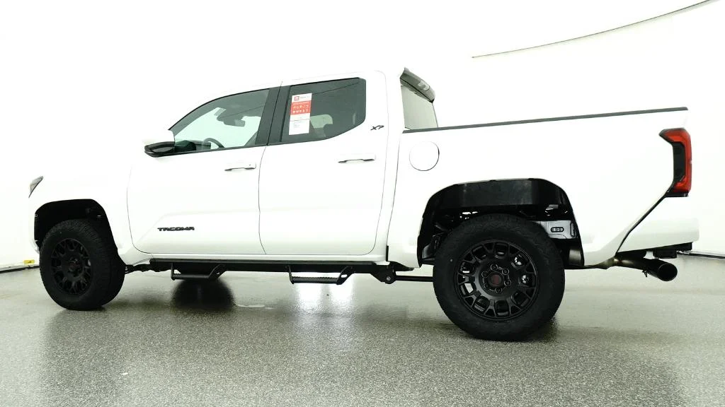 New 2026 Ice Cap Toyota SR5 image 3