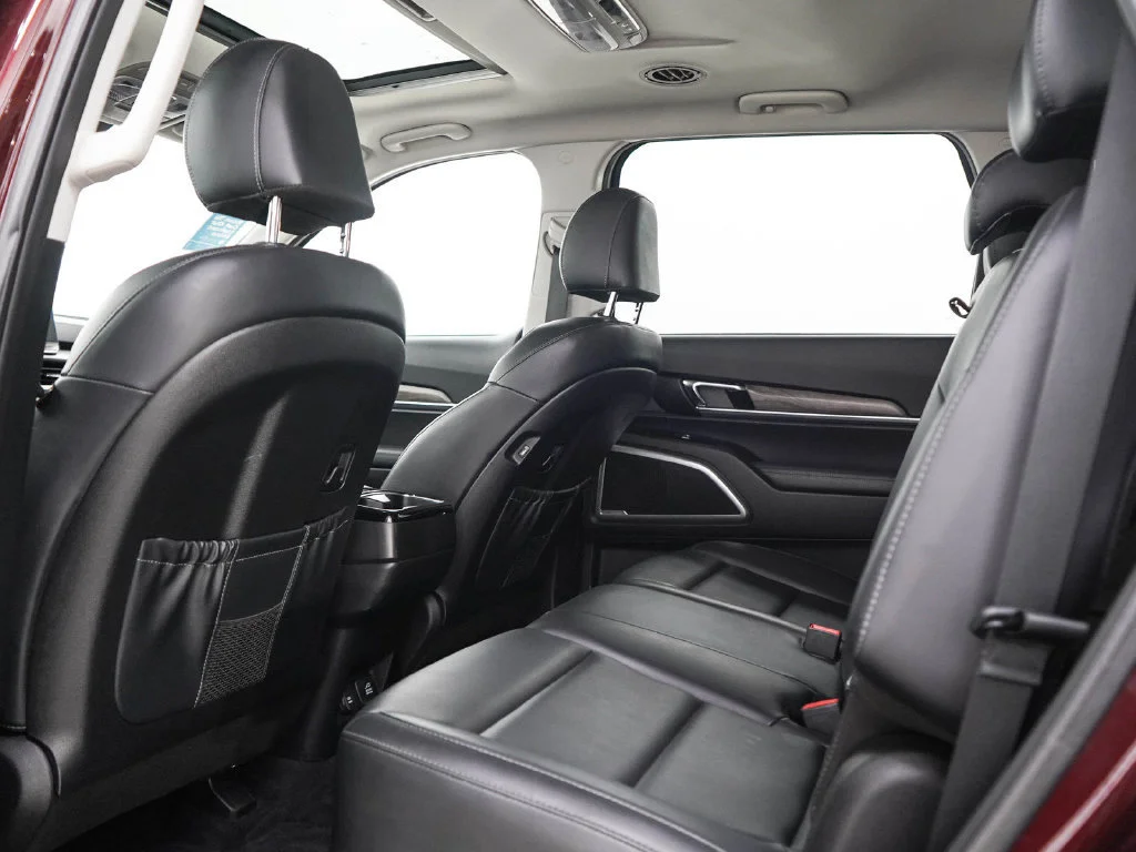 Used 2020 Maroon Kia EX image 18