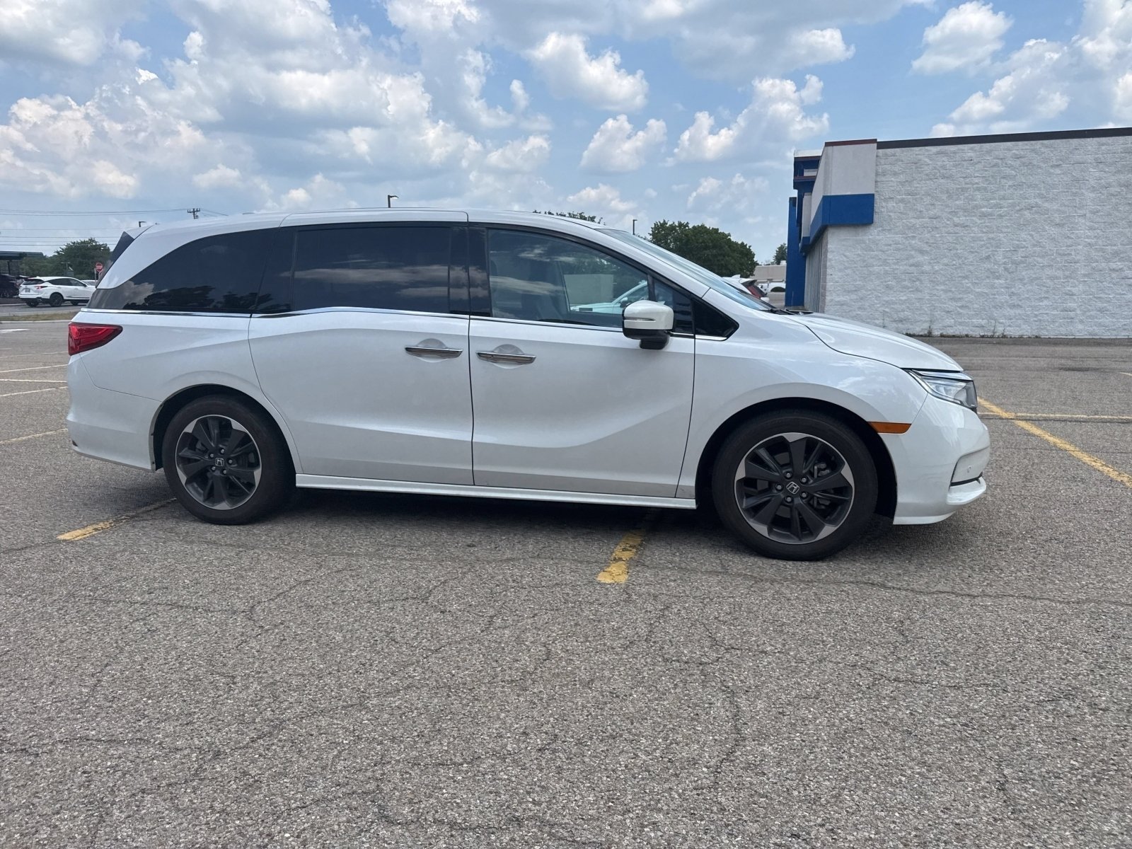 Certified Used 2023 Platinum White Pearl Honda Elite image 19