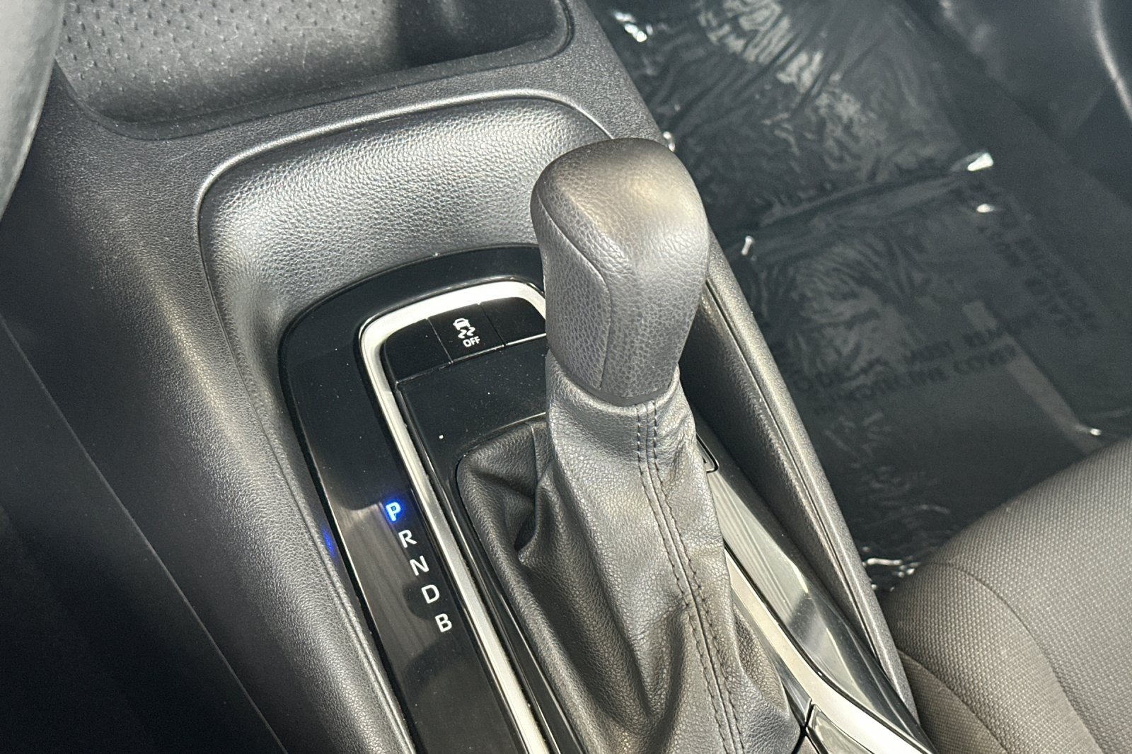Certified Used 2021 Super White Toyota LE image 19