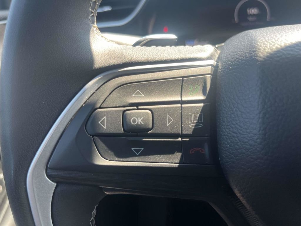 Used 2025 Black Jeep Altitude image 19
