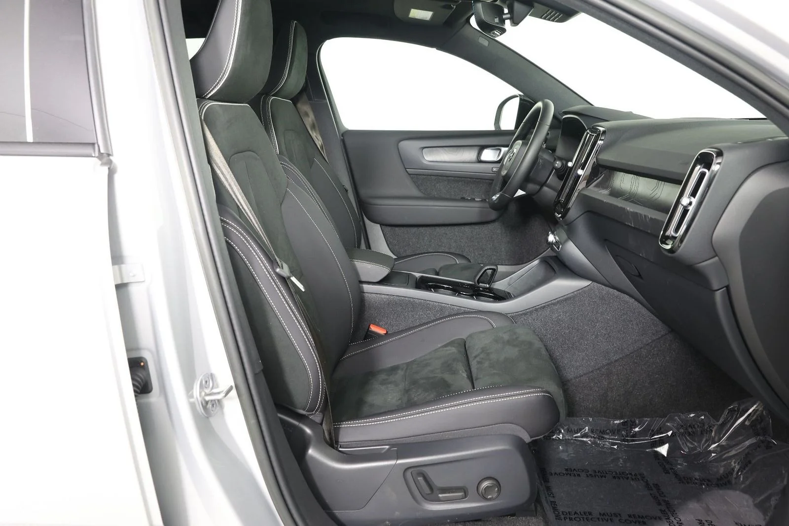 Used 2023 Silver Volvo Ultimate image 27